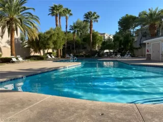 Photo #2: 2334871 Listing