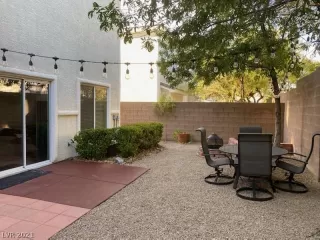 Photo #5: 2334871 Listing