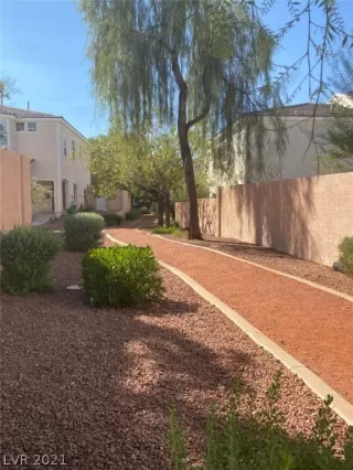 Photo #6: 2334871 Listing