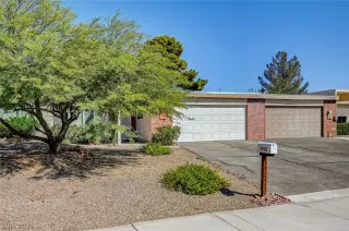 Photo #2: 2334874 Listing