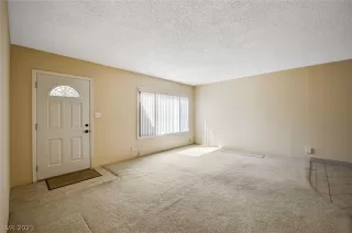 Photo #5: 2334874 Listing