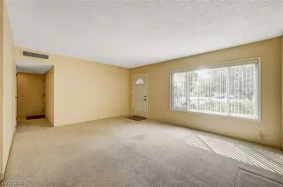 Photo #6: 2334874 Listing