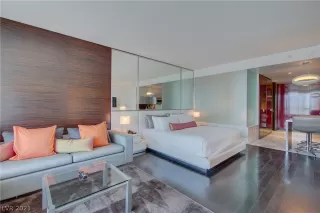 Photo #1: 2334881 Listing