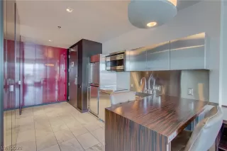 Photo #6: 2334881 Listing