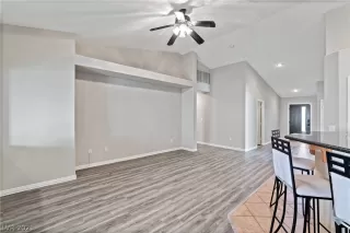 Photo #5: 2334893 Listing 