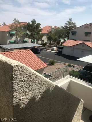 Photo #3: 2334926 Listing