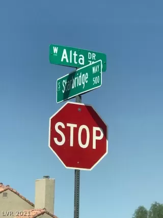 Photo #5: 2334926 Listing