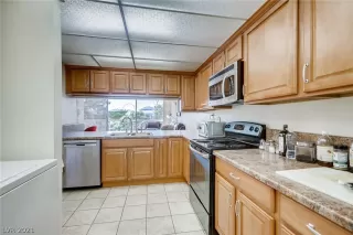 Photo #4: 2334939 Listing