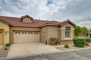 Photo #1: 2334945 Listing