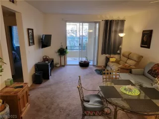 Photo #3: 2334947 Listing