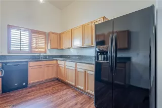 Photo #3: 2334955 Listing