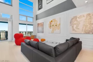 Photo #5: 2334960 Listing