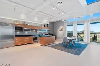 Photo #6: 2334960 Listing