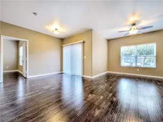 Photo #1: 2334985 Listing