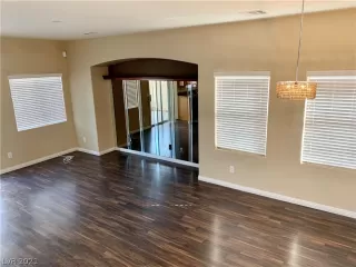 Photo #4: 2335020 Listing 