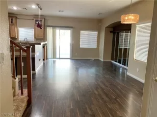 Photo #5: 2335020 Listing 