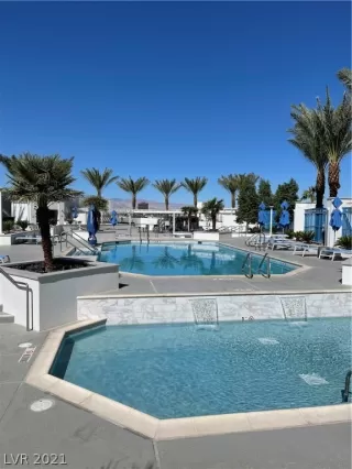 Photo #2: 2335022 Listing