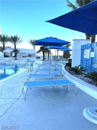 Photo #3: 2335022 Listing