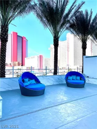 Photo #5: 2335022 Listing