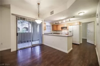 Photo #2: 2335032 Listing