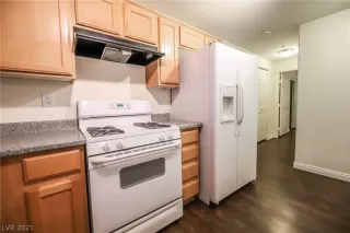 Photo #6: 2335032 Listing