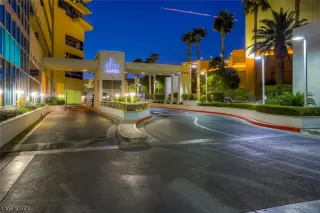 Photo #2: 2335057 Listing