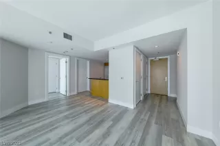 Photo #3: 2335057 Listing