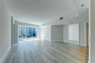 Photo #4: 2335057 Listing