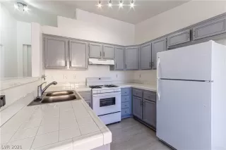 Photo #1: 2335063 Listing 