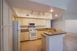 Photo #1: 2335071 Listing