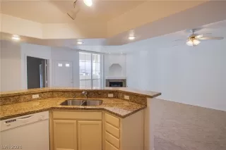 Photo #4: 2335071 Listing