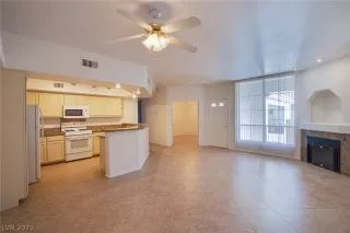 Photo #5: 2335071 Listing