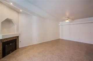 Photo #6: 2335071 Listing