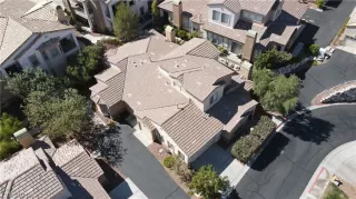 Photo #1: 2335093 Listing