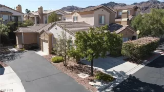 Photo #4: 2335093 Listing