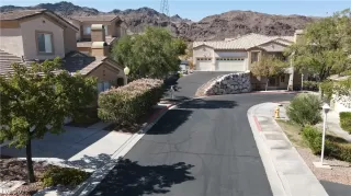 Photo #5: 2335093 Listing