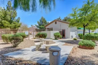 Photo #1: 2335115 Listing 