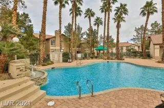 Photo #2: 2335115 Listing 