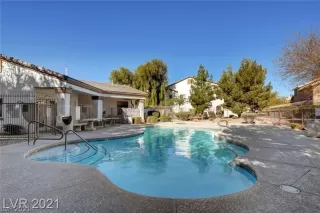 Photo #3: 2335115 Listing 