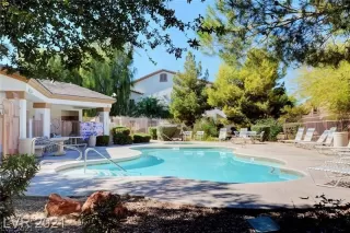 Photo #4: 2335115 Listing 