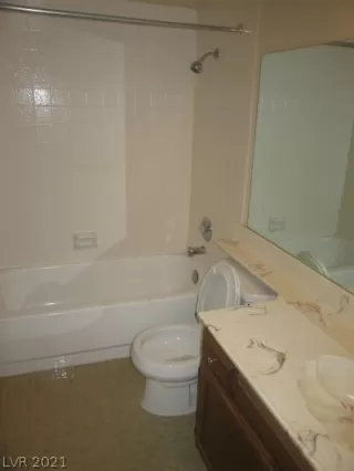 Photo #5: 2335151 Listing 