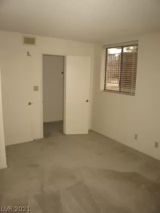 Photo #6: 2335151 Listing 