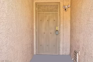 Photo #2: 2335182 Listing