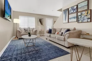 Photo #4: 2335182 Listing