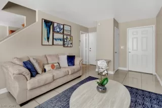 Photo #6: 2335182 Listing