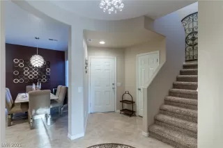 Photo #4: 2335198 Listing