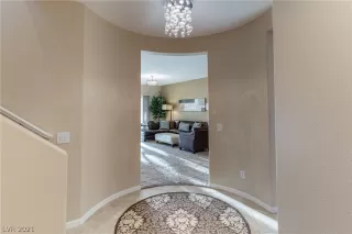 Photo #5: 2335198 Listing