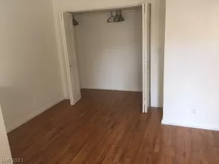 Photo #5: 2335224 Listing 