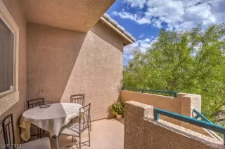 Photo #3: 2335227 Listing 