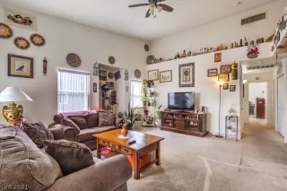 Photo #4: 2335227 Listing 